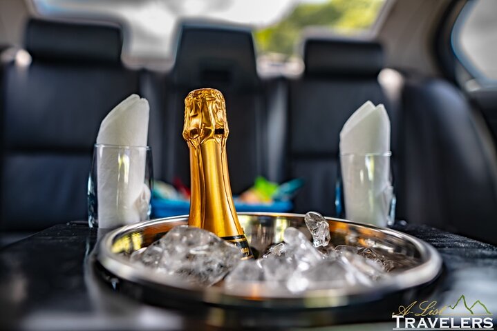 Private Luxury Round-Trip Transfer: Hewanorra International Airport