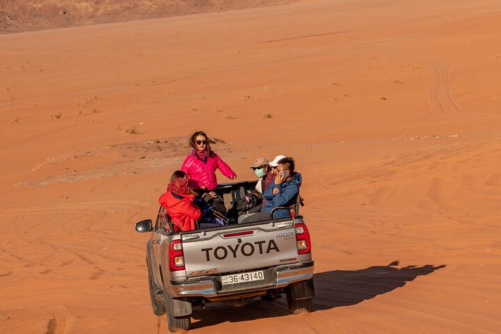 De Petra a Wadi Rum, luego de regreso a Ammán o al aeropuerto.