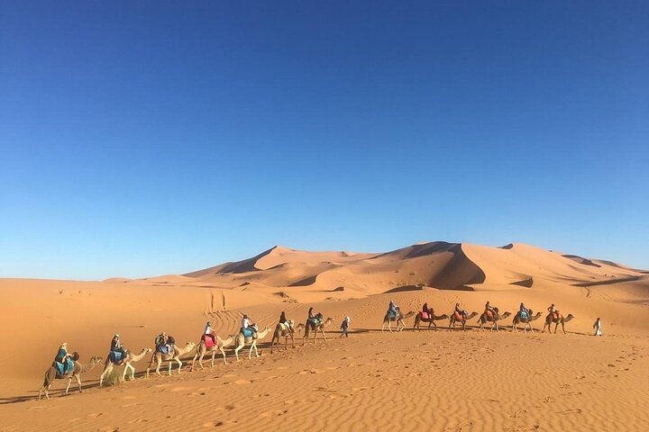3-tägige Gruppentour von Errachidia zum Luxus-Wüstencamp Merzouga