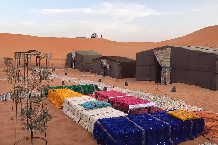 3-tägige Gruppentour von Errachidia zum Luxus-Wüstencamp Merzouga