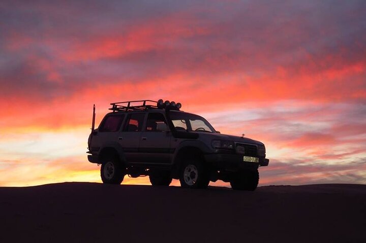 3-tägige Gruppentour von Errachidia zum Luxus-Wüstencamp Merzouga