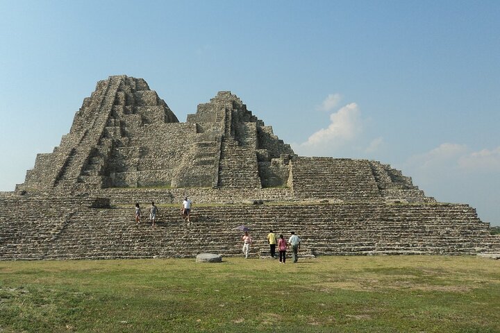 Cascata turchese di El Salto e sito archeologico Maya di Pomoná