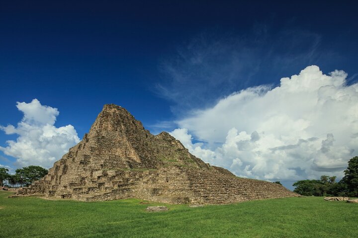 Cascata turchese di El Salto e sito archeologico Maya di Pomoná