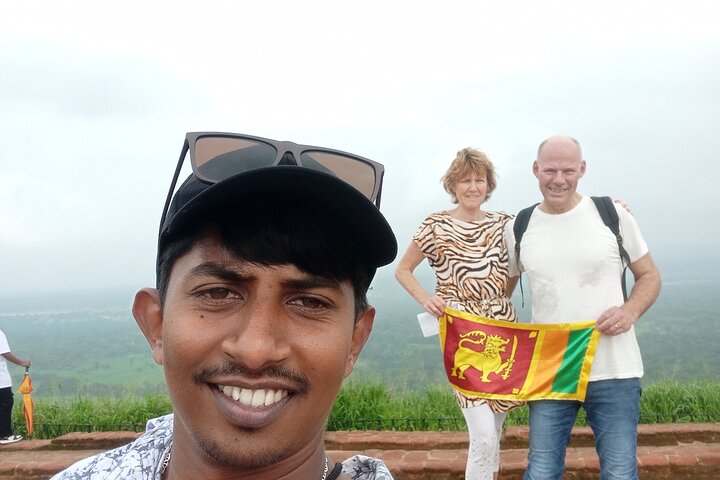 Traslados desde el Aeropuerto de Colombo a cualquier ciudad Srilanka
