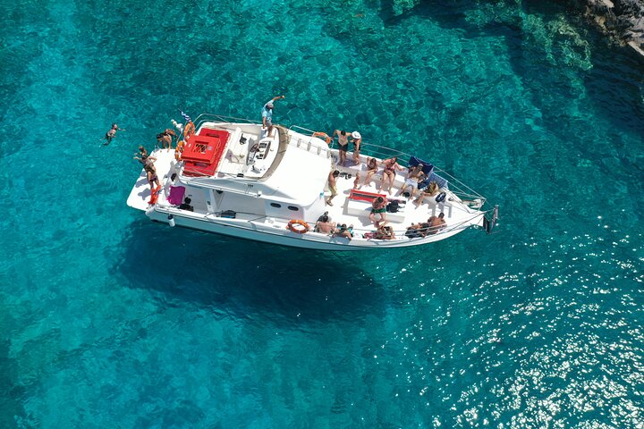 Zakynthos tour de barco: naufrágio & cavernas azuis locais com 3 paradas de natação