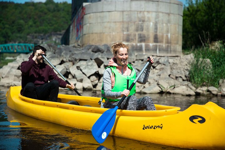 Kanotpaddling på floden Elbe + Cykeluthyrning från Děčín till Bad Schandau