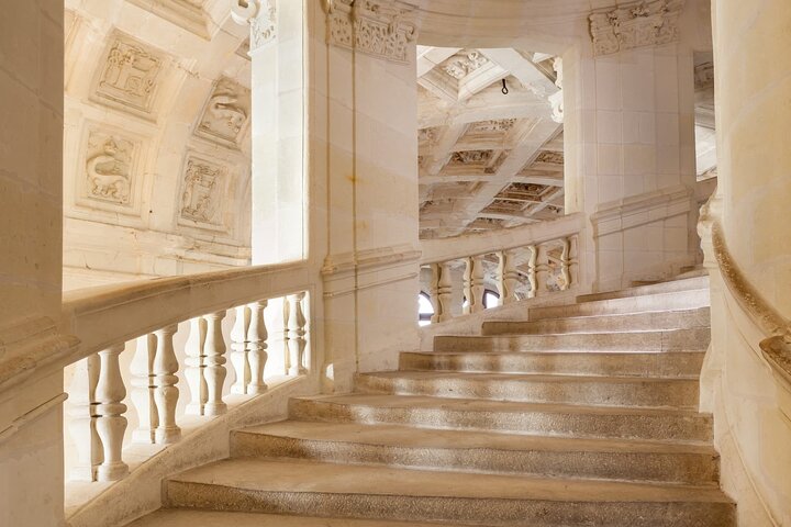 Excursión de un día a los castillos de Chenonceau, Chambord y las cuevas de Ambacia desde Tours o Amboise