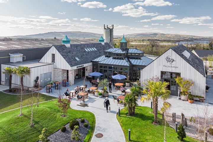 Guidad tur till Shed Distillery av PJ Rigney i Leitrim