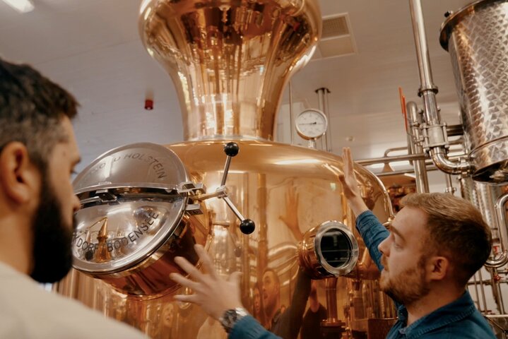 Guidad tur till Shed Distillery av PJ Rigney i Leitrim