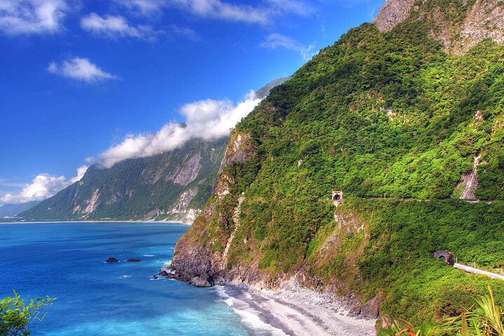 Taroko Gorge, Qingshui Cliffs og Qixingtan Beach Tour fra Hualien