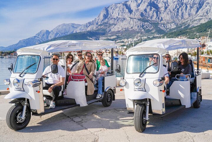 Makarska: Skywalk Tour med en Tuk Tuk - Skip the line billett
