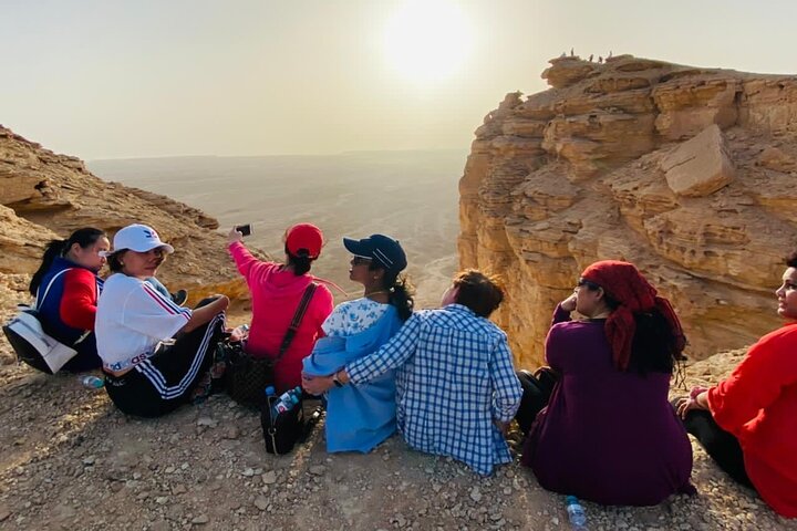 Edge of the World Riyadh Tour with Camel Ride & Dinner
