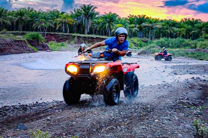 Manuel Antonio: visite en VTT hors route de la forêt tropicale et des cascades