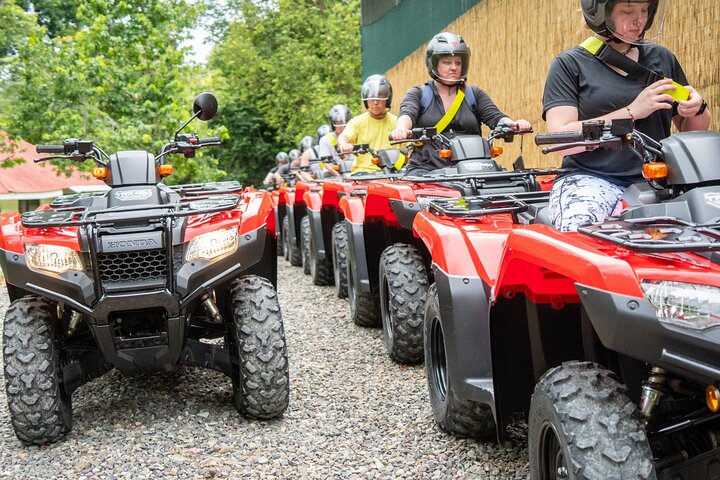Manuel Antonio: visite en VTT hors route de la forêt tropicale et des cascades