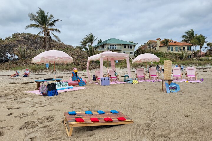 Strandstoelverhuurservice met Cabana en JBL Speaker en meer