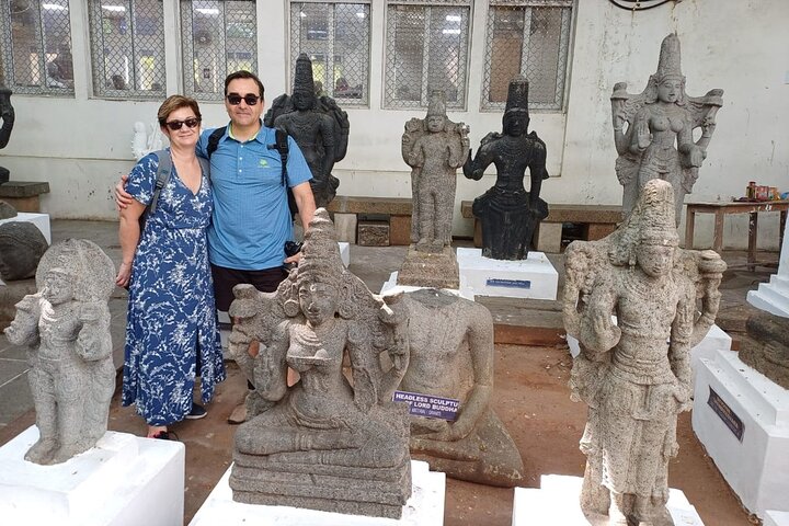 Pondi Marvels: Auroville & French Colony Tour fra Trichy