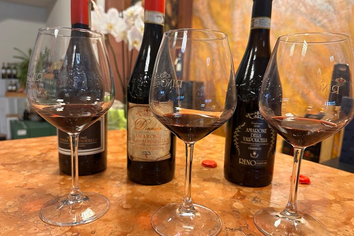 Große Tour durch Valpolicella : Schwerpunkt Amarone, 2 Weingüter und Mittagessen