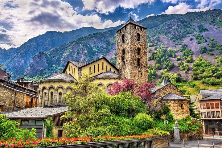 Passeio a pé privado por Andorra com guia local e traslado