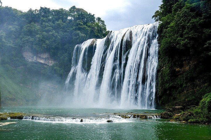 Private Tour zum Wasserfall Guiyang Huangguoshu mit Mittagessen
