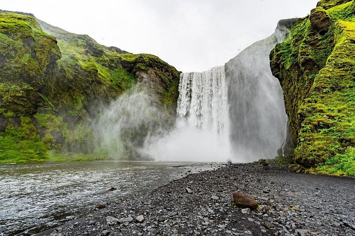 Desde Reikiavik: excursión de un día a la cueva de hielo de Katla y la costa sur