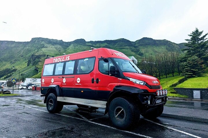 Desde Reikiavik: excursión de un día a la cueva de hielo de Katla y la costa sur