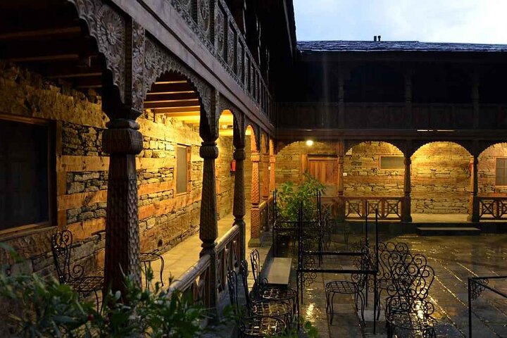 Visite privée : château de Naggar et galerie d'art Roerich depuis Manali