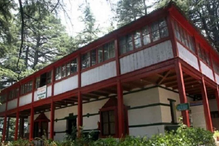 Visite privée : château de Naggar et galerie d'art Roerich depuis Manali