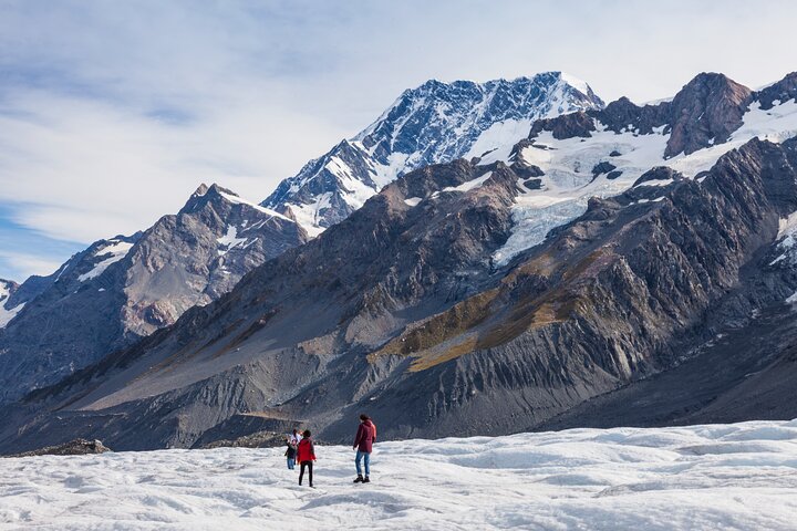 Mount Cook : 3 - Hour Tasman Glacier Heli-Hike