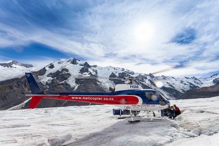 Mount Cook : 3 - Hour Tasman Glacier Heli-Hike