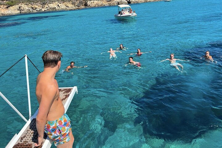 Location de yacht privé d'une demi-journée à Saint Tropez sur notre Pershing 45