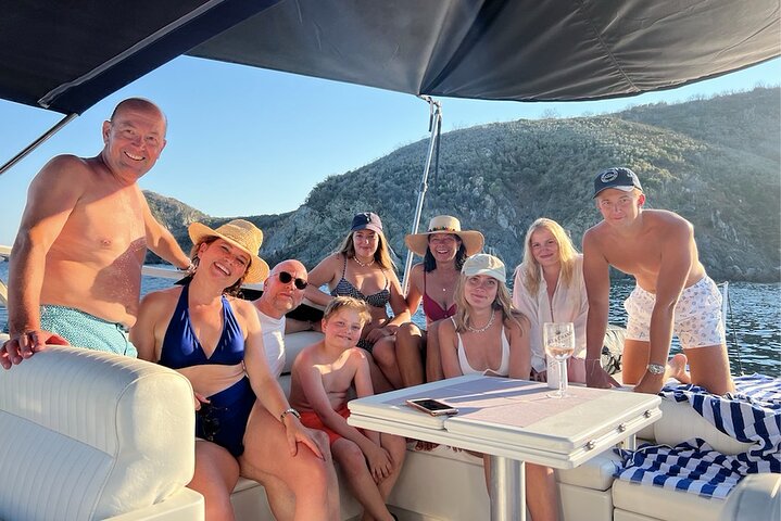 Location de yacht privé d'une demi-journée à Saint Tropez sur notre Pershing 45