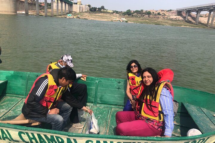 Excursão de dia inteiro ao Alligator Eco Park em Morena saindo de Gwalior