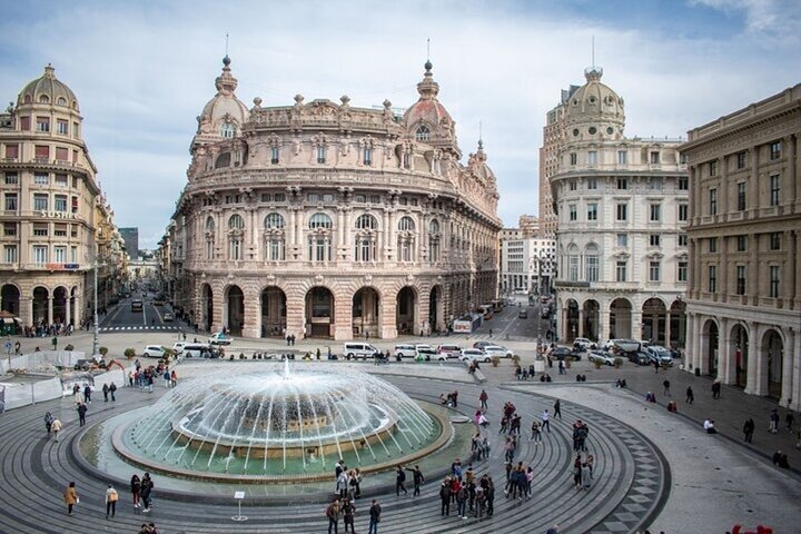 Tour a piedi delle attrazioni imperdibili di Genova con una guida
