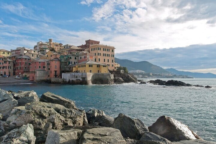 Tour a piedi delle attrazioni imperdibili di Genova con una guida