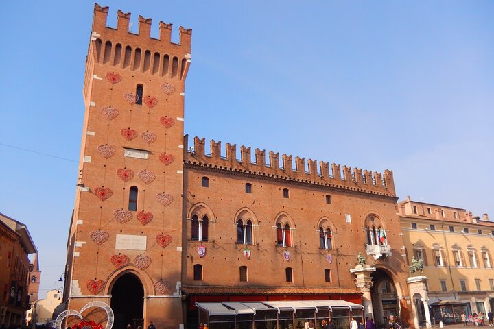 Privater Spaziergang durch das Stadtzentrum von Ferrara mit einem lokalen Führer
