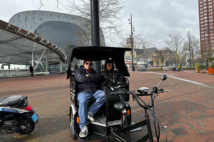 Tour privado en Pedicab/Rickshaw por Rotterdam con un guía local