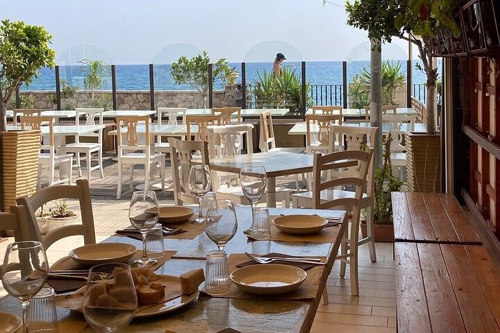 Siciliansk matlagingskurs med havutsikt og Taormina-markedet med kokk Mimmo