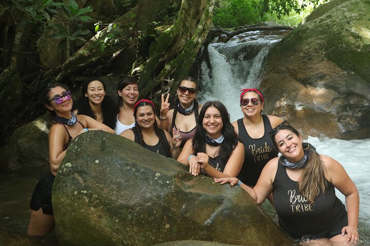 Tour privado en Cuatrimoto con cascada y degustación de Tequila