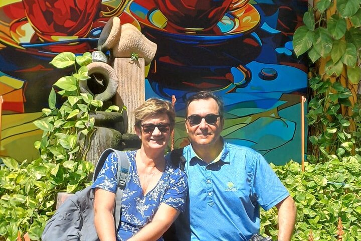 Pondi Marvels: Auroville & French Colony Tour fra Trichy