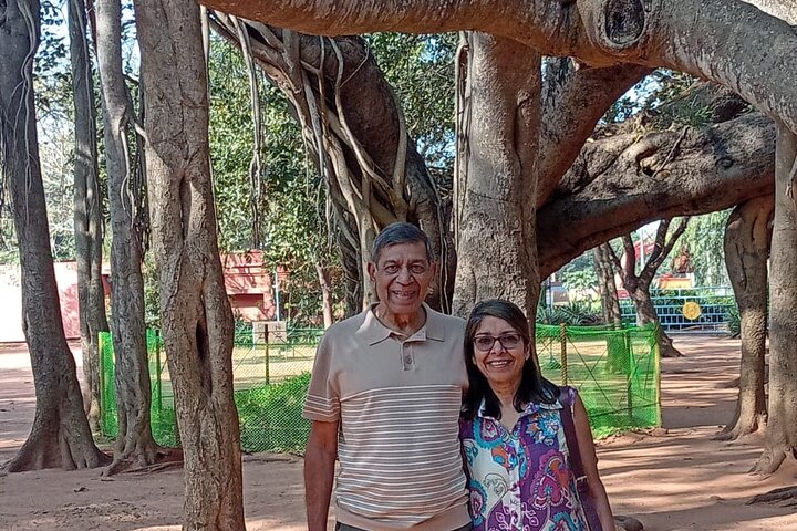 Pondi Marvels: Auroville & French Colony Tour fra Trichy