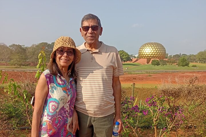 Pondi Marvels: Auroville & French Colony Tour fra Trichy