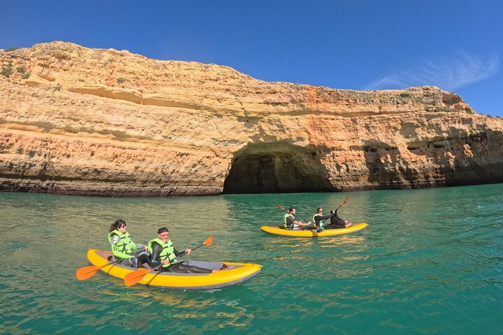 Excursion exclusive en kayak en petit groupe aux grottes de Benagil avec photos 4K
