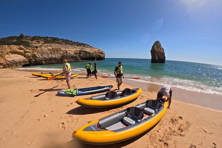 Excursion exclusive en kayak en petit groupe aux grottes de Benagil avec photos 4K