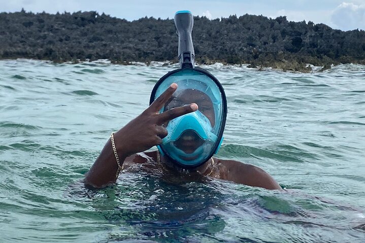 Aventura de snorkel en scooter marino en las Bahamas