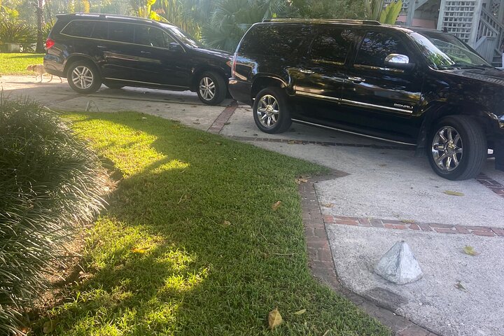 Traslado SUV de lujo desde el aeropuerto, puerto de cruceros, llave de celebración