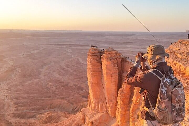 Edge of the World Riyadh Tour with Camel Ride & Dinner