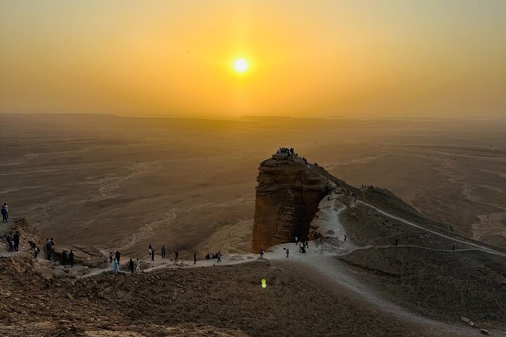 Edge of the World Riyadh Tour with Camel Ride & Dinner