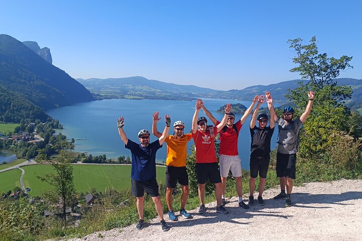Passeio guiado de e-bike pelas pastagens alpinas em Salzkammergut