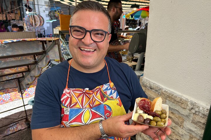 Palermo Food Tour : 10 + Proeverijen van Arancini, Cannoli, Wijn & Meer