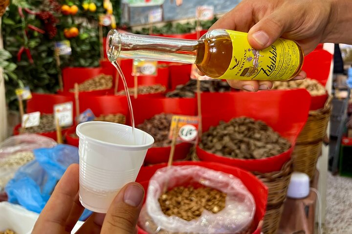 Palermo Food Tour : 10 + Proeverijen van Arancini, Cannoli, Wijn & Meer